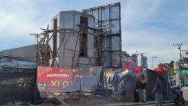 Tugu Adipura di alun alun Nunukan menjadi sorotan. Dibangun sejak Agustus 2024, progres pembangunan baru 52 persen, dengan hasil pengerjaan kasar dan dianggap serampangan, tak layak disebut salah satu maskot kota,