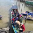 Tim SFQR Lanal Nunukan bersama unsur APH di Nunukan, menggagalkan penyelundupan 23 CTKI ilegal dari Sebatik ke Malaysia, Jumat (21/2/2025).