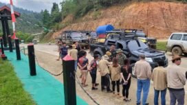 Ilustrasi : Pemeriksaan mobil Malaysia yang masuk ke Krayan di Pos Satgas Pamtas RI - Malaysia, Long Midang, Krayan,