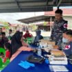 Pemeriksaan kesehatan gratis untuk warga pesisir di Kampung Bahari Nusantara, oleh TNI AL,