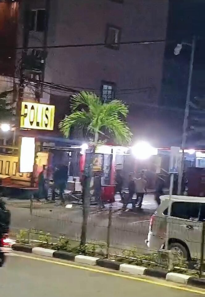 
					Mapolres Tarakan Diserang Sejumlah Oknum TNI, Pangdam : Murni Kesalahan Antar Individu Bukan Antar Institusi