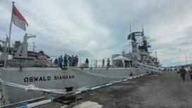 Kapal Perang KRI OWA-354, bersandar di LANAL Nunukan, dan menjadi destinasi wisata akhir pekan,