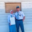 Siswa siswi SMAN I Seimanggaris, menulis surat cinta Indonesia di Hari Perayaan Valentine