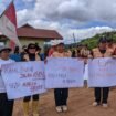 'Kami tidak butuh makan gratis, hanya butuh jalanan Krayan diaspal'.