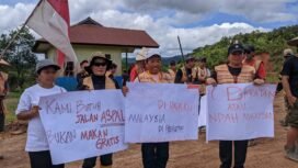 'Kami tidak butuh makan gratis, hanya butuh jalanan Krayan diaspal'.