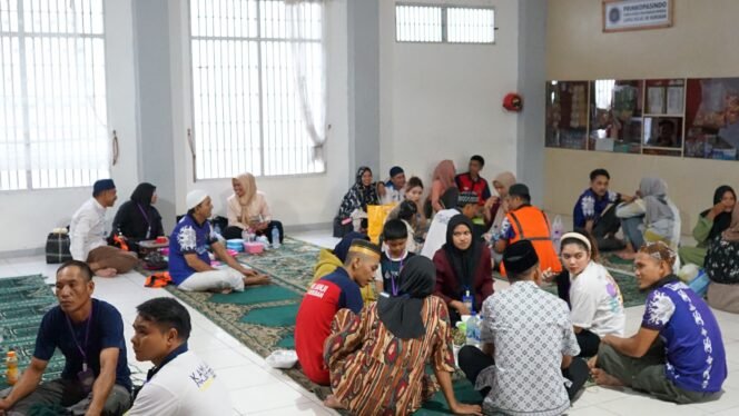 
					Suasana Bukber Napi bersama keluarga di Lapas Nunukan, Kaltara,