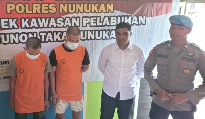 
					Pers rilis kasus asusila gadis 15 tahun oleh motoris speed boat dan perkara penggelapan dalam keluarga demi judi slot online, di Mapolsek KSKP Nunukan,