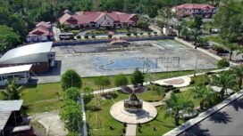 Lapangan Apel Tribrata Mapolres Nunukan. Lahan tersebut difungsikan sebagai lokasi penitipan kendaraan bagi para pemudik,