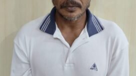 S (49), warga Jalan Kampung Enrekang, Rt. 011 Desa Binalawan, Sebatik Barat, saat diamankan polisi, Jumat (21/3/2025).