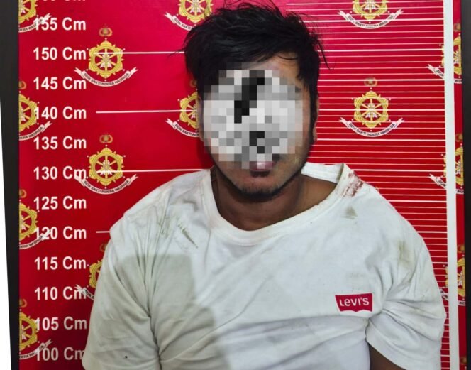 
					H (24), residivis pelaku perampokan uang Rp 27 juta milik ibu penjual makanan dan minuman di Pelabuhan,