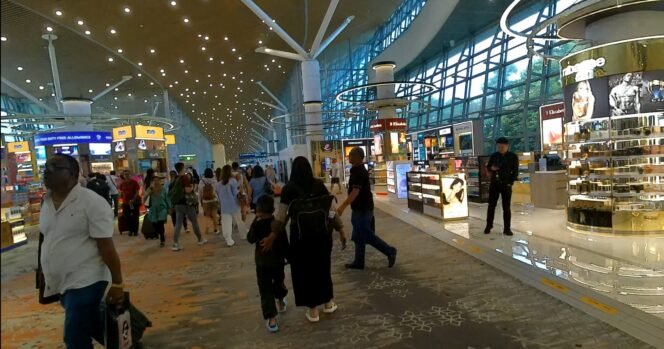 
					Suasana di terminal 1 Kuala Lumpur International Air port,