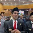Bupati dan Wakil Bupati Nunukan, Irwan Sabri - Hermanus saat melayani wawancara wartawan pasca rapat paripurna pidato penyampaian visi misi di Gedung DPRD Nunukan, Rabu (5/3/2025).