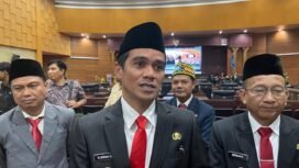 Bupati dan Wakil Bupati Nunukan, Irwan Sabri - Hermanus saat melayani wawancara wartawan pasca rapat paripurna pidato penyampaian visi misi di Gedung DPRD Nunukan, Rabu (5/3/2025).