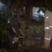 Sejumlah polisi melakukan pencarian warga yang jatuh ke parit dan hanyut terbawa arus, Jumat (28/3/2025) malam.