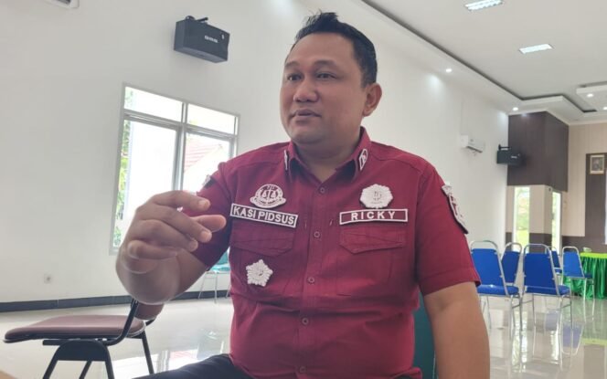 
					Kasi Pidsus Kejari Nunukan, Ricky Rangkuti,