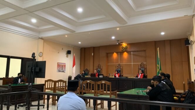 
					Sidang putusan kasus korupsi dana penanggulangan Covid-19 yang bersumber dari BLUD RSUD Nunukan Tahun Anggaran 2021/2022 di Pengadilan Tipikor Samarinda, Kamis (13/3/2025).