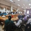 Tenaga honorer RSUD Nunukan, Kalimantan Utara, menuntut penjelasan atas nominal gaji yang nilainya berkurang dibanding sebelumnya dalam RDP, Selasa (4/3/2025).