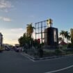 Tugu Adipura Nunukan tertutup billboard, Bupati Nunukan Irwan Sabri meminta pemindahan billboard demi etika dan estetika kota.