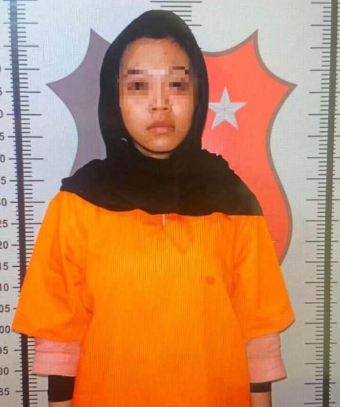 
					EK (21) Gadis pelaku pencurian uang BOP Az Zahra. EK mencuri demi menunjang gaya hidupnya yang high/hedon.