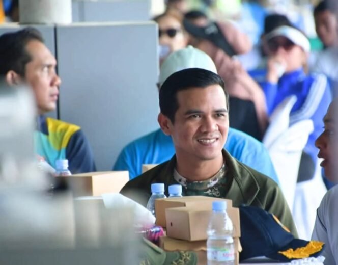 
					Bupati Nunukan, Irwan Sabri saat hadir di May Day 2025 di Pelabuhan Tunon Taka Nunukan, Kamis (1/5/2025).