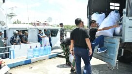 SFQR LANAL Nunukan mengamankan 14 karung ballpres asal Malaysia. 4 terduga pelaku diamankan. Ballpress akan dibawa ke Tanjung Selor.