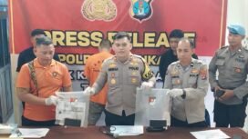 Pers rilis pengungkapan kasus penyelundupan 5 CTKI Ilegal, oleh Mapolsek KSKP Nunukan, Kamis (1/5/2025).