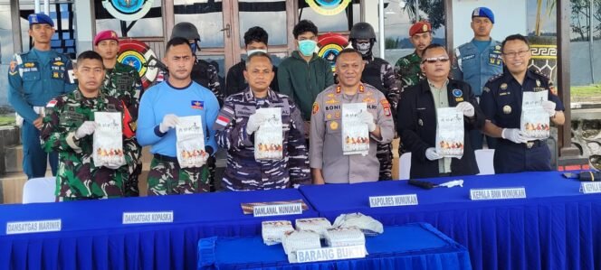 
					Jumpa pers pengungkapan 11,5 kg sabh sabu yang diamankan SFQR LANAL Nunukan di perairan Karang Unarang,