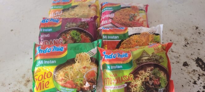 
					Sejumlah produk Indomie yang dijual di Nunukan,
