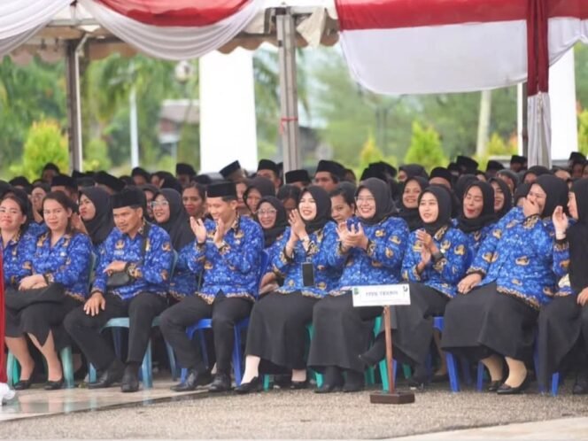 
					Suasana pelantikan dan penyerahan SK PPPK dan PNS di Kantor Bupati Nunukan, Kamis (24/5/2025).