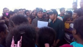 Ilustrasi : Anggota DPRD Nunukan, Sadam Husein (memegang kertas) dalam salah satu momen demonstrasi buruh,