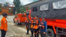 Tim SAR diberangkatkan untuk pencarian Dewa (17), nelayan asal Mamolok, Nunukan Selatan yang hilang akibat kapalnya tersambar petir,