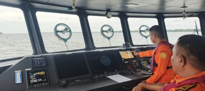 
					Tim SAR kerahkan KN SAR Seta, untuk pencarian penumpang KM Sabuk Nusantara 89 yang jatuh di Perairan Tanah Kuning, Bulungan,