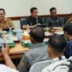 Jumpa pers membahas kinerja 100 hari pertama pemerintahan Irwan Sabri - Hermanus,