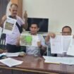 Sejumlah warga Nunukan yang mempertanyakan penyerobotan lahan oleh PT NBS. Kasus ini dibawa ke DPRD namun perusahaan dua kali mangkir tanpa penjelasan,