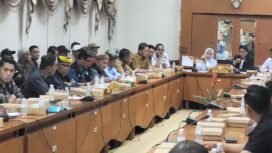 Rapat Dengar Pendapat membahas tagihan PBB terutang 5 tahun yang diterima warga Nunukan Barat. Warga mengeklaim tidak pernah melihat wujud sertifikat lahan, namun mereka dikirimi tagihan PBB.