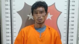 R (44), buruh kelapa sawit di Sebakis yang mencuri uang Rp 12 juta milik tetangganya untuk berjudi,