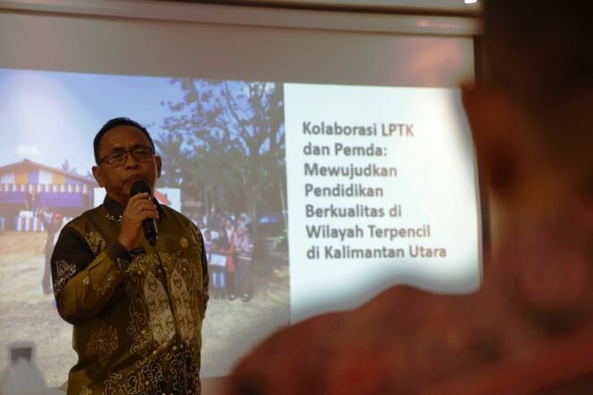 
					Kepala Dinas Pendidikan Kabupaten Nunukan, Akhmad, saat berbicara dalam Diskusi Uji Terap Sistem Pembelajaran Jarak Jauh untuk berbagi praktik baik yang mencakup berbagai aspek penting dalam penyelenggaraan pendidikan di daerah terpencil di Jakarta. Dok.Prokopim.