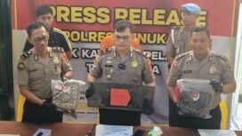 Jumpa pers pengungkapan pencurian perhiasan milik tamu Hotel Gita. Setelah dilakukan pengecekan, ternyata emas yang dilaporkan senilai Rp 270 juta, adalah imitasi alias palsu,