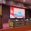 Juru Bicara Fraksi Demokrat, Hj Nadia membacakan pandangan Fraksi terkait Perda Pajak dan Retribusi, Senin (30/6/2025).