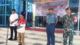 Wakil Bupati Nunukan, Hermanus, melepas   peserta kontingen Komite Olahraga Masyarakat Indonesia (KORMI) Nunukan, untuk berlaga di Festival Olahraga Masyarakat Nasional (Fornas) VIII di Nusa Tenggara Barat (NTB), Senin (21/7/2025). Dok.Prokopim.