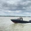 Prajurit TNI AL Nunukan melaukan operasi pencarian 2 ABK kapal Sembako yang tenggelam di Perairan Tj Aru, Pulau Sebatik, Minggu (20/7/2025). Dok.LANAL Nunukan.