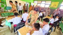 Bupati Nunukan, Irwan Sabri meresmikan MBG perdana di Pulau Sebatik, Senin (14/7/2025). Dok.Prokopim.