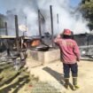 Sebuah rumah di Desa Balansiku, Sebatik ludes terbakar, Sabtu (27/7/2025). Kebakaran diduga dilakukan anak pemilik rumah yang kesal karena Hpnya didita orang tuanya. Dok.Disdamkar Nunukan,