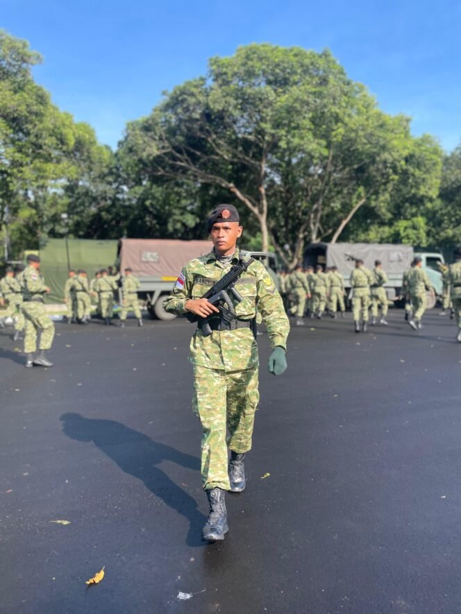 
					Randi (20) Anggota Korps Marinir asal Nunukan yang terpilih sebagai salah satu peserta Parade Bastille Day 2025. (Dok.Baharudin).
