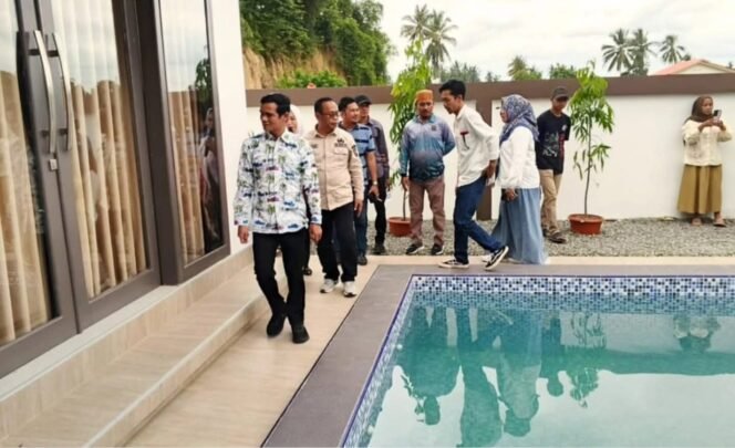 
					Bupati Nunukan, Irwan Sabri, meresmikan Grand Opening Sinar Resort, di Jalan Sultan Hasanuddin, RT 11, Desa Sungai Pancang, Kecamatan Sebatik Utara, Minggu (19/07/2025). Dok.Prokopim.