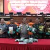 Kapolda Kaltara Irjen Pol Hary Sudwijanto merilis pengungkapan kasus sabu sabu hasil pengungkapan Juli 2025. Ada sekitar 21,3 Kg yang diamankan dari 4 kasus dan 10 tersangka. Dok.Polda Kaltara.