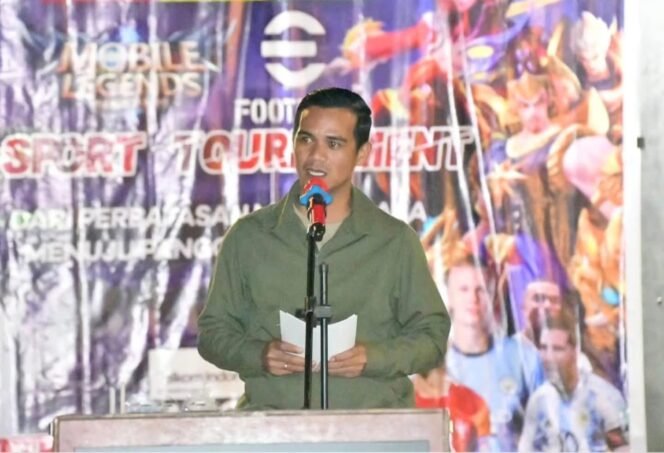 
					Bupati Nunukan, Irwan Sabri saat memberi sambutan di grand Final E sport, di Taman Baca Adil Perpustakaan Nunukan, (Dok.Prokopim).