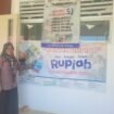 Kantin Rupiah di SDN 004 Sei Limau, Sebatik Tengah. Cara guru mengajarkan numerasi dan literasi kepada anak anak TKI di sekolah tersebut,