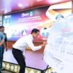 Bupati Nunukan, Kalimantan Utara, Irwan Sabri, meluncurkan tiga proyek perubahan, masing masing, SEPATU, PELITA dan KASIH JKN, Rabu (06/08/2025). Dok.Prokopim.