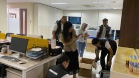 Direskrimsus Polda Kaltara menggeledah BPD Kaltimtara atas dugaan SPK fiktif Rp 275 miliar lebih. Dok. Direskrimsus Polda Kaltara.